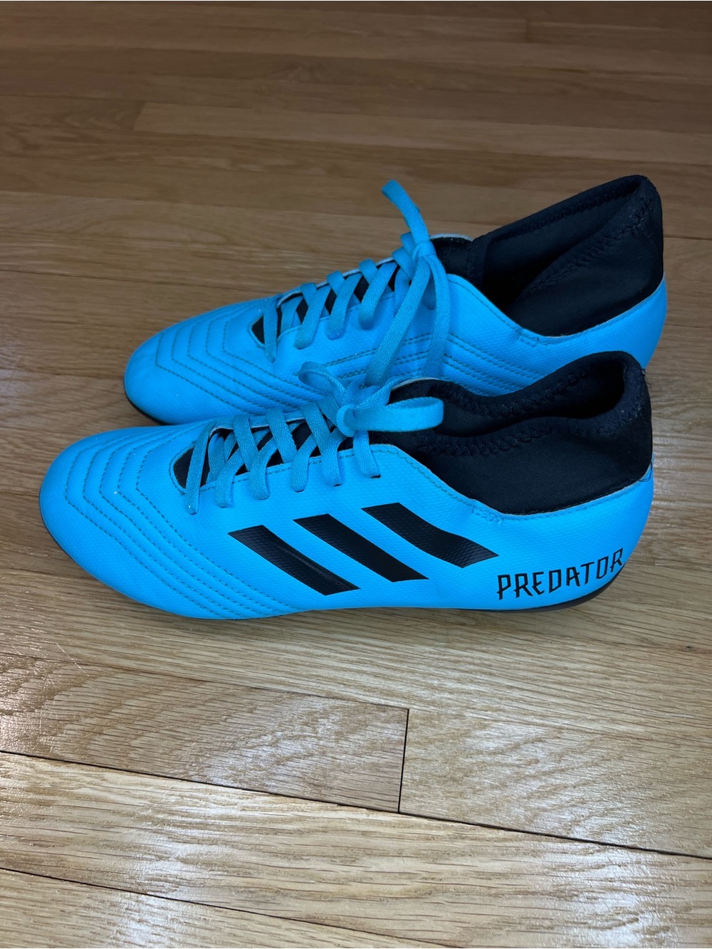 Adidas Youth Predator Cleats, Blue Size 5.5, Baseball Soccer, Football, Softball